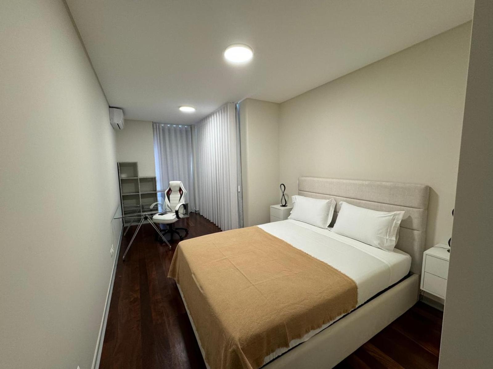 Next Corner Plaza Appartement