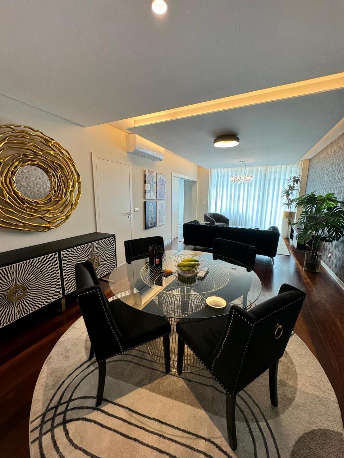 Next Corner Plaza Apartamento