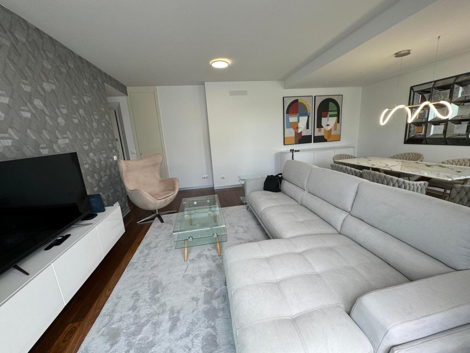 Next Corner Plaza Appartement *