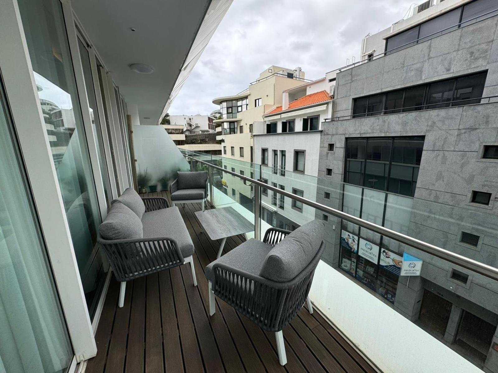 Next Corner Plaza Apartamento Funchal (Madeira)